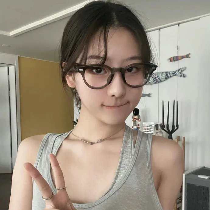 神秘裸女